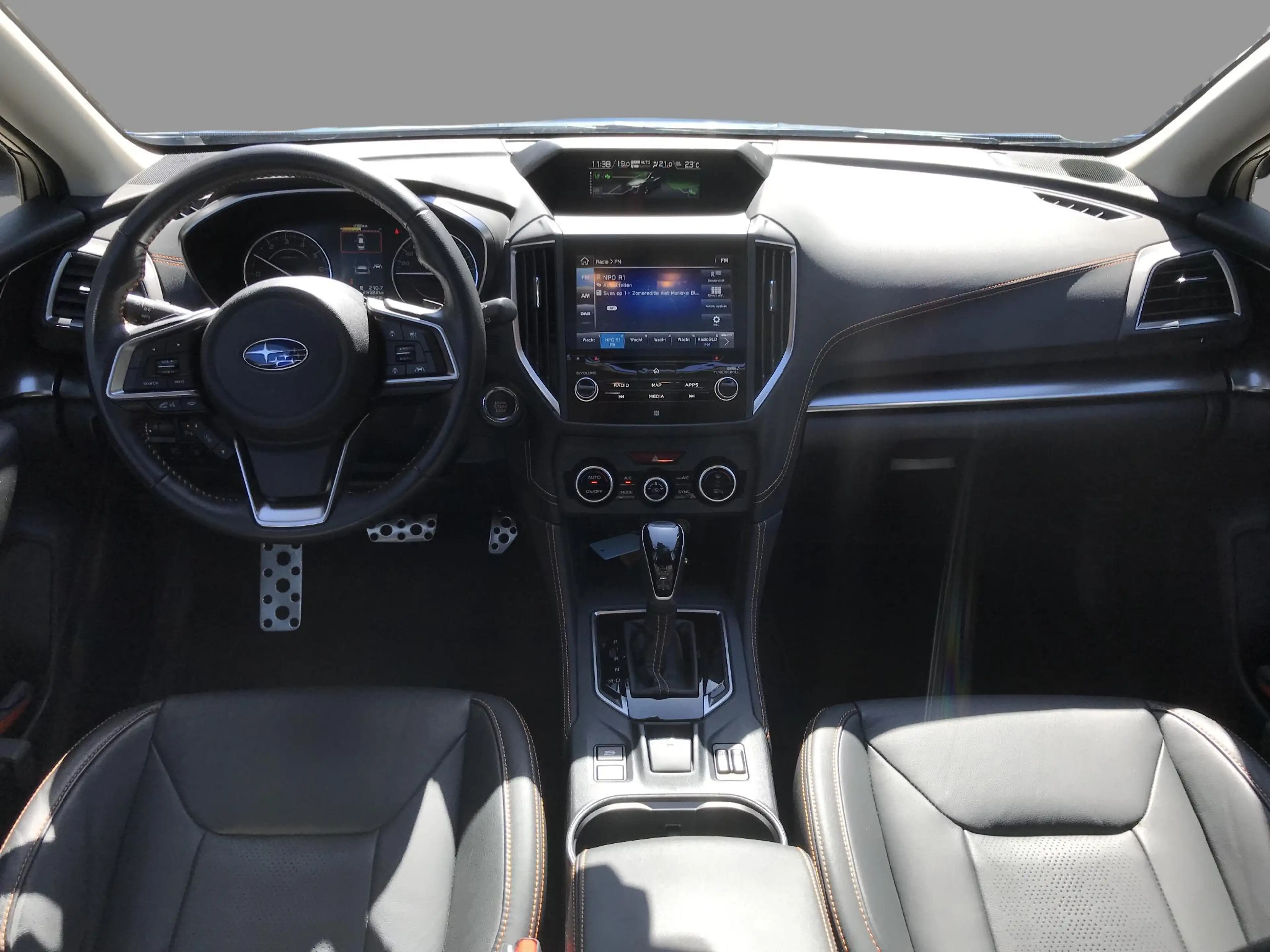 Subaru XV 2.0i Premium full options, schuifdak, leer, trekha — photo 9