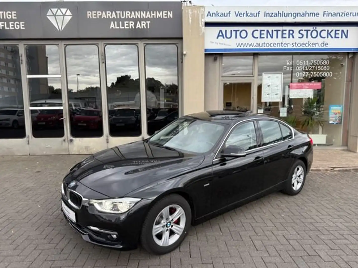 BMW 320 320 i Luxury Line Automatik Leder NaviGarantie SSD Noir - 1