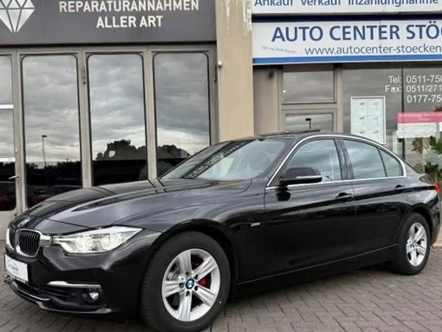 BMW 320 320 i Luxury Line Automatik Leder NaviGarantie SSD Noir - 2