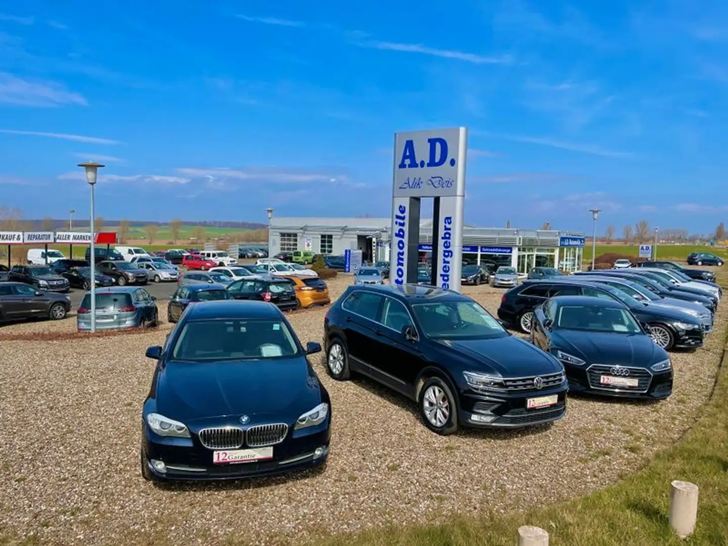 Dacia Logan Limousine Blau - 1