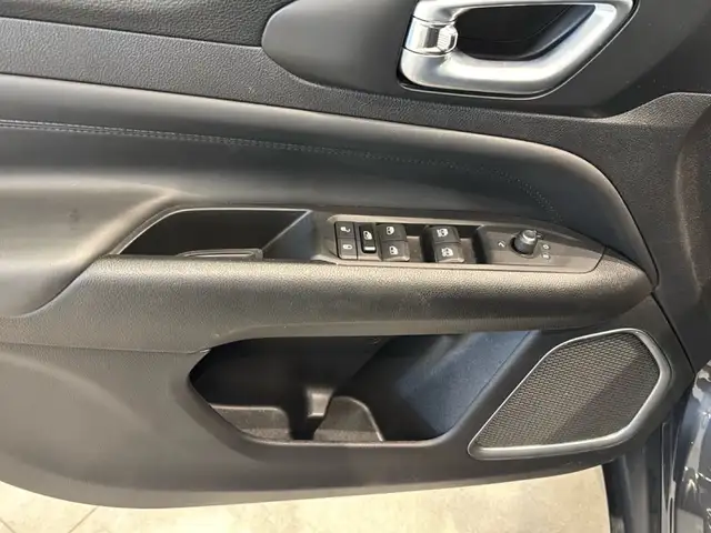 Jeep Compass view 14