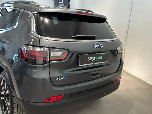 Jeep Compass view 5