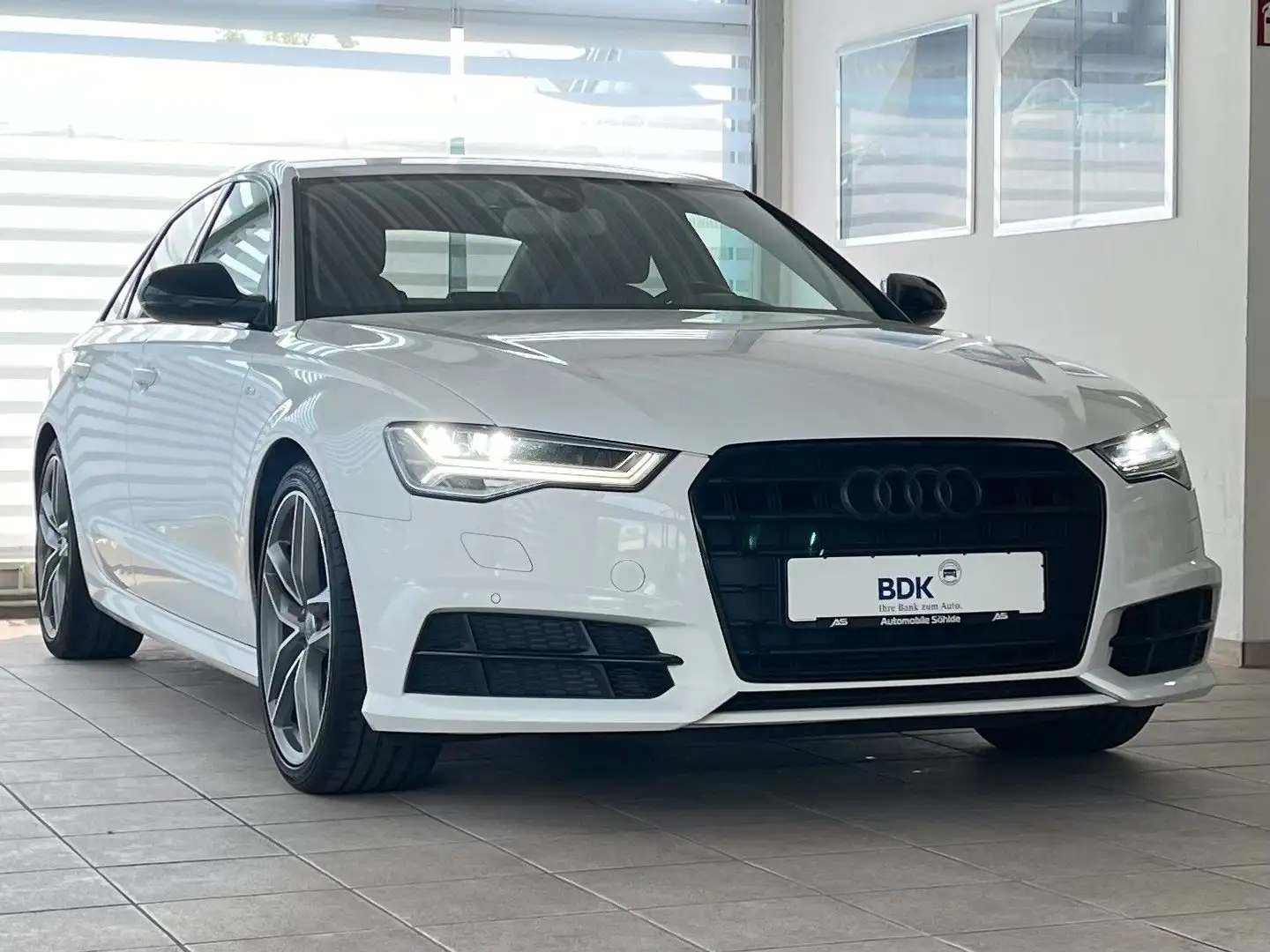 Audi A6 Lim. 1.8 TFSI Aut.S-LINE ultra Sport-Fahrwerk Weiß - 1
