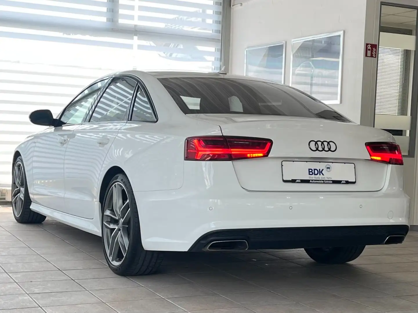 Audi A6 Lim. 1.8 TFSI Aut.S-LINE ultra Sport-Fahrwerk Weiß - 2