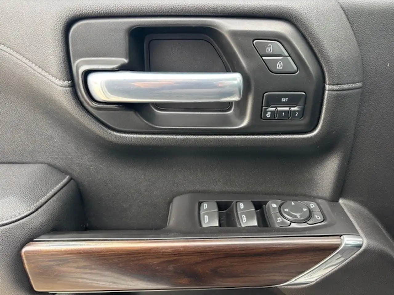 GMC Sierra 1500 снимка GMC Sierra 1500