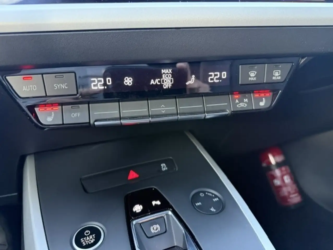 Audi Q4 55 kWh SOH 94% Camera AdapCruise Zetelverwarming Auto Airco Led Elek Koffer, миниатюра 12