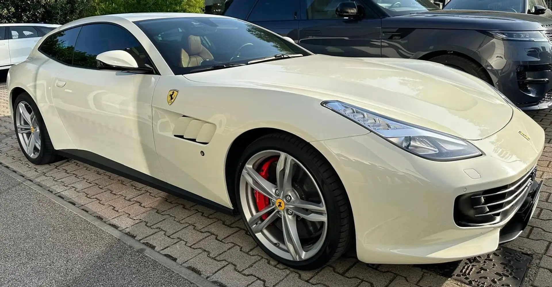 Ferrari GTC4 Lusso GTC4Lusso T Weiß - 1