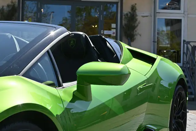 Lamborghini Huracan view 2