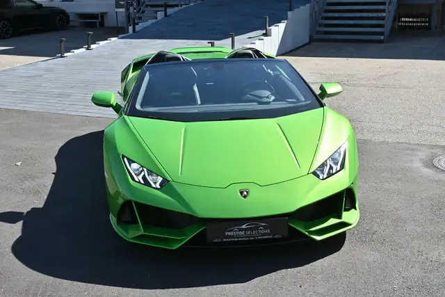 Lamborghini Huracan view 7