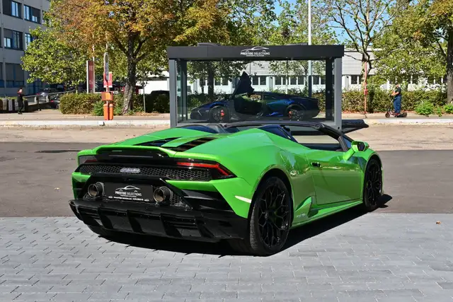 Lamborghini Huracan view 15