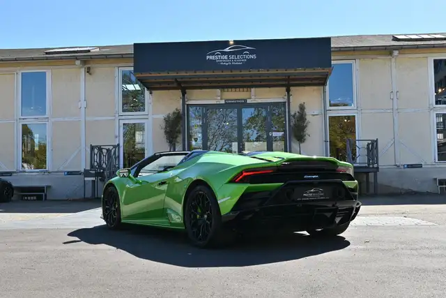 Lamborghini Huracan view 10