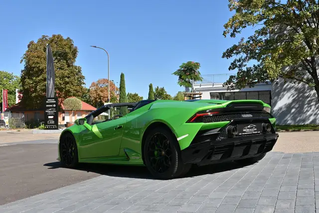 Lamborghini Huracan view 11