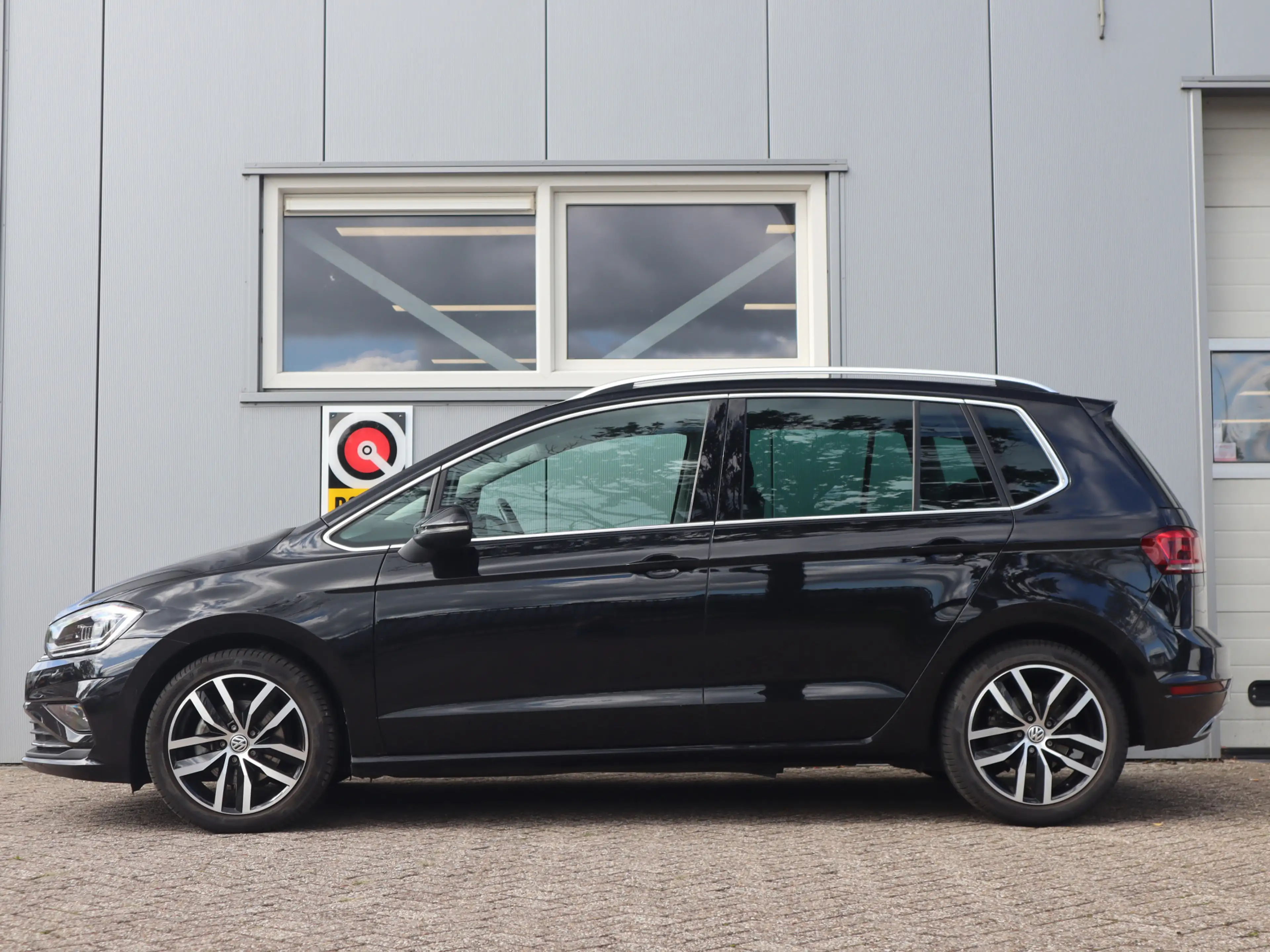 Volkswagen Golf Sportsvan 1.5 TSI ACT Highline Edition / Elektrisch wegklapb — photo 2