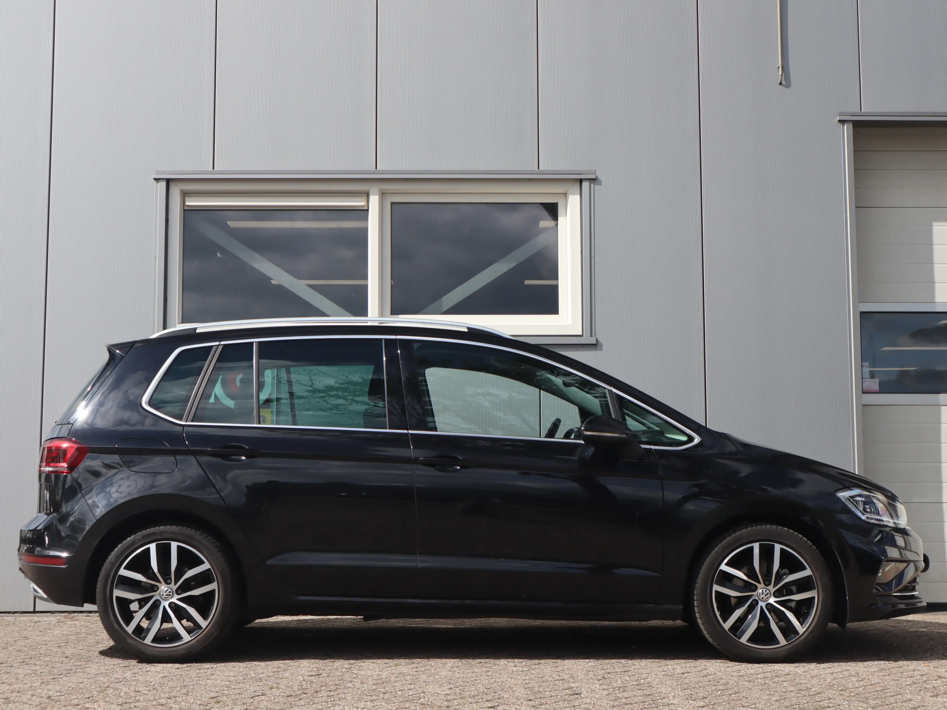 Volkswagen Golf Sportsvan 1.5 TSI ACT Highline Edition / Elektrisch wegklapb — photo 4