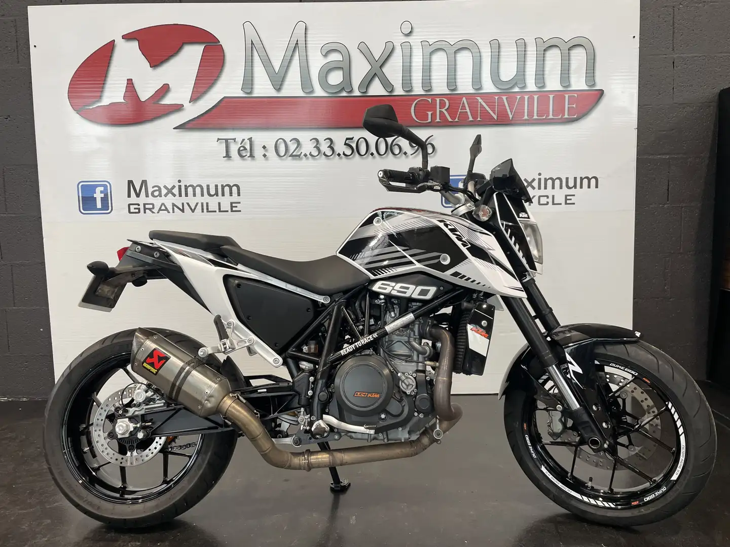 KTM 690 Duke Bianco - 1