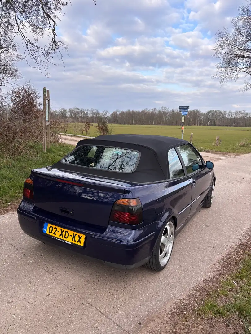Volkswagen Golf Cabriolet 1.8 Trendline Albastru - 2