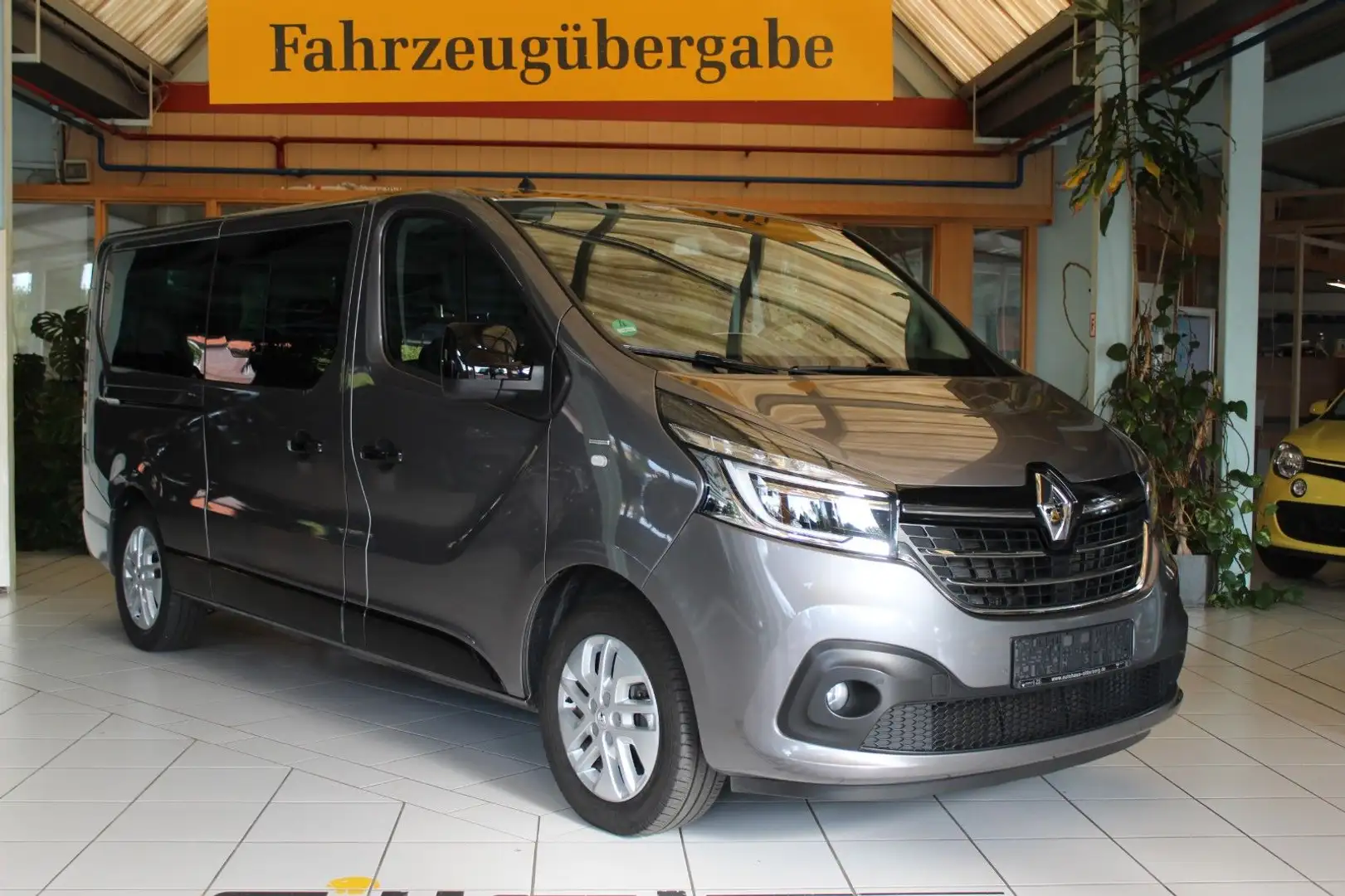 Renault Trafic Combi L2H1 Grand SpaceClass Gris - 2