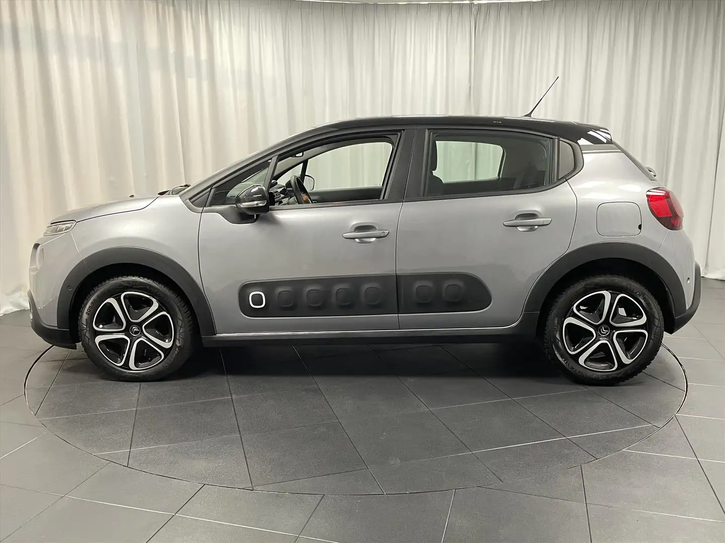 Citroen C3 SHINE Autom. 110pk Carplay Navi | Camera | Blindsp Grijs - 2