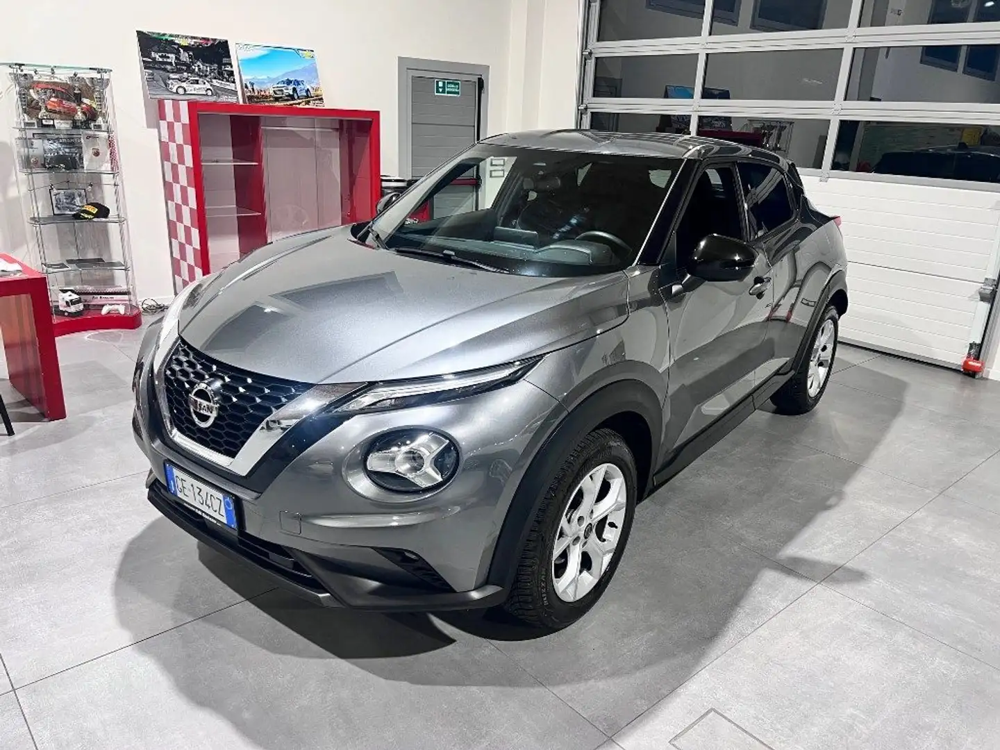 Nissan Juke 1.0 DIG-T 114 CV N-Connecta Grigio - 1