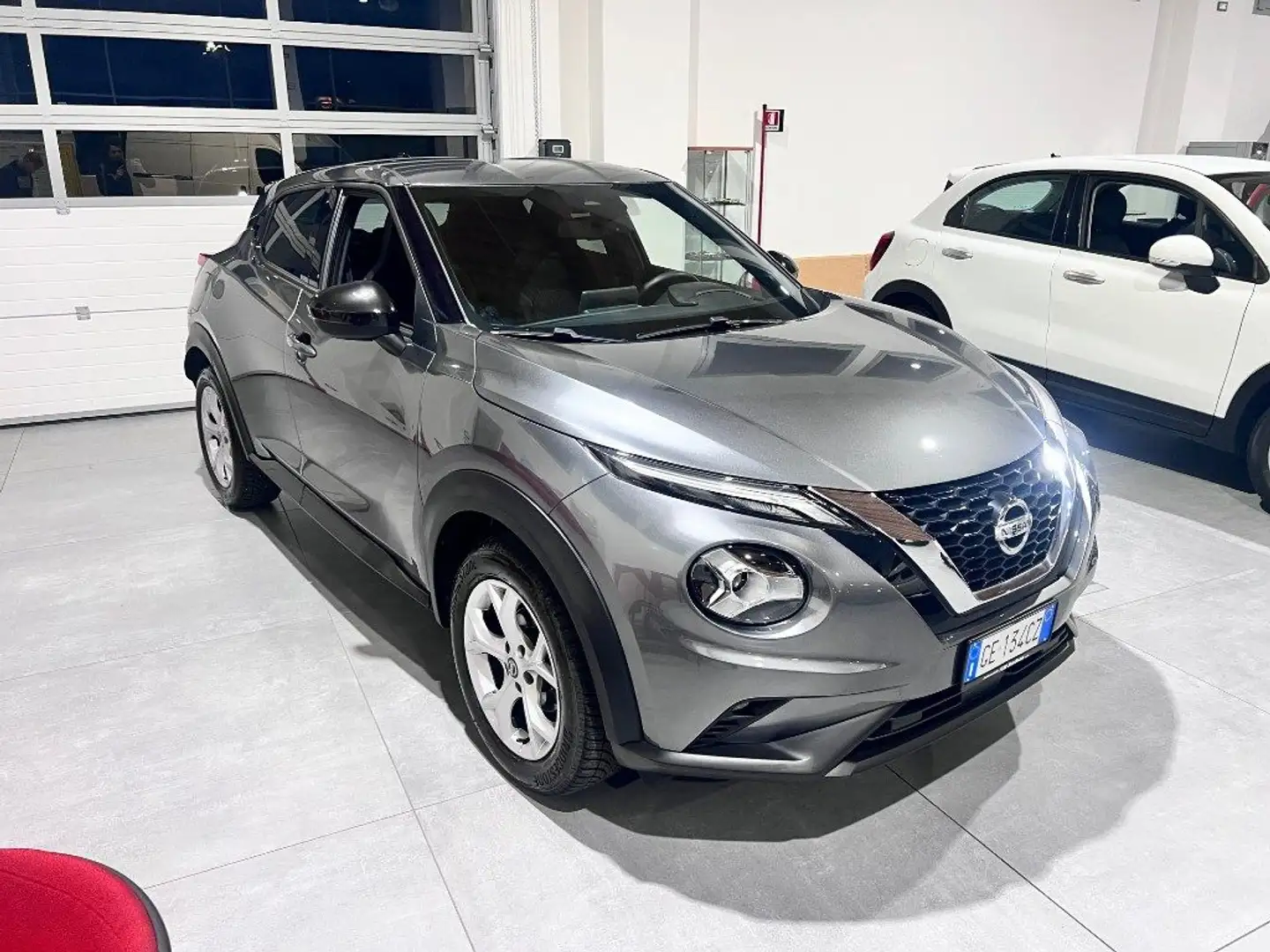 Nissan Juke 1.0 DIG-T 114 CV N-Connecta Grigio - 2