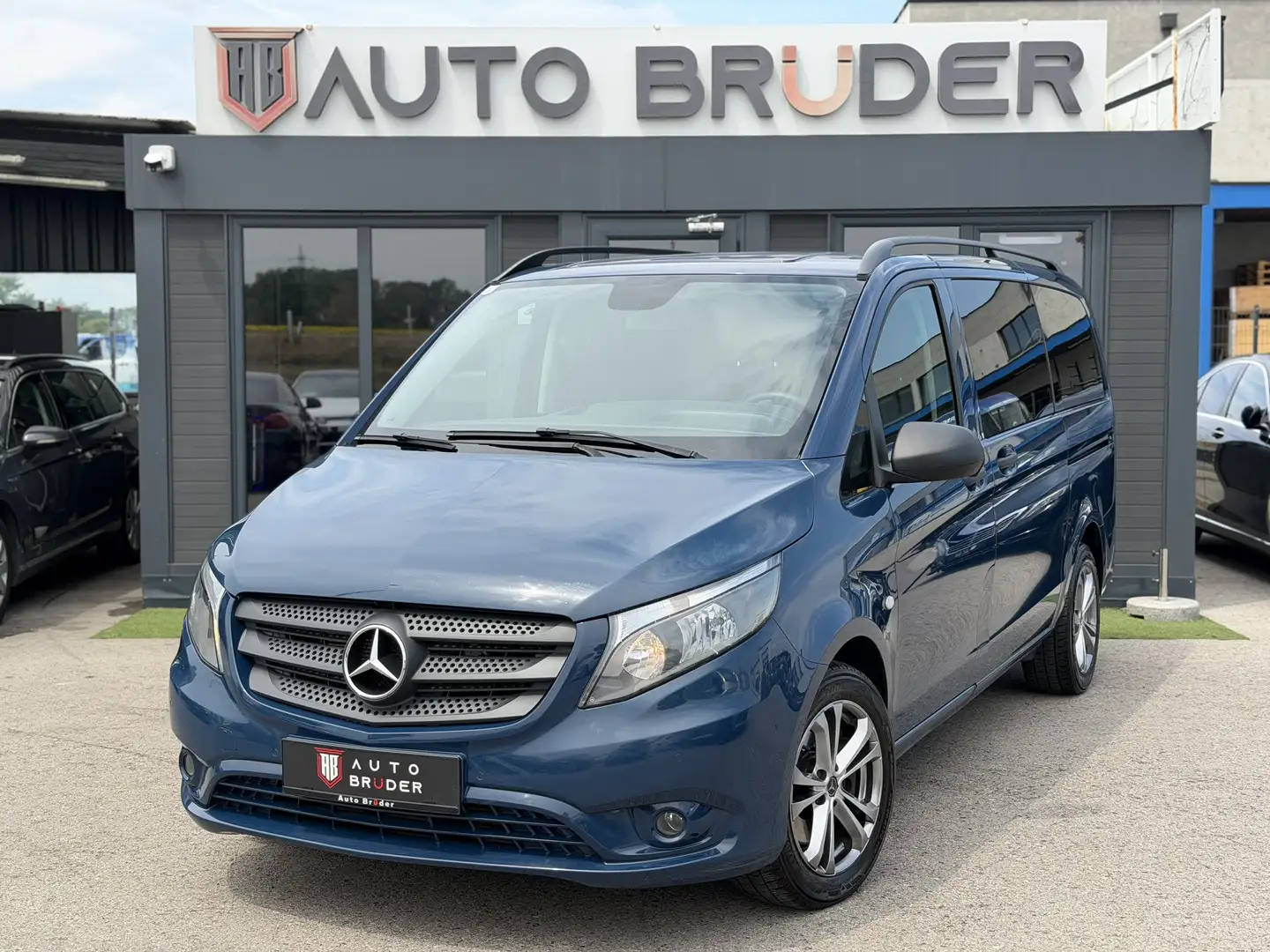 Mercedes-Benz Vito ourer Pro 119 BlueTEC lang 8 Sitze Blau - 1