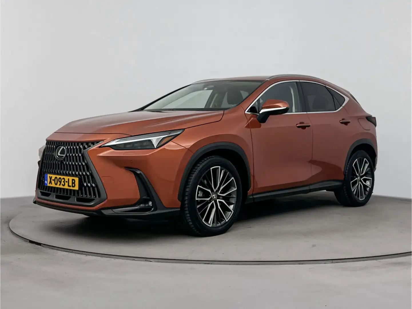 Lexus NX 450h+ AWD Executive Line | BTW Auto | Trekhaak | 360' Ca Oranje - 1