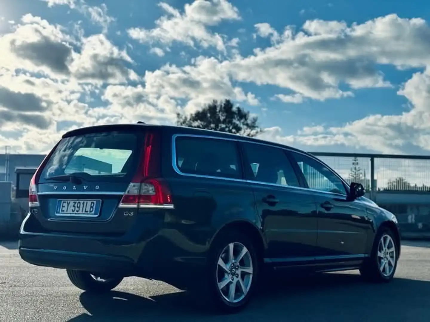 Volvo V70 2.0 d3 Momentum 136cv geartronic FL - 2