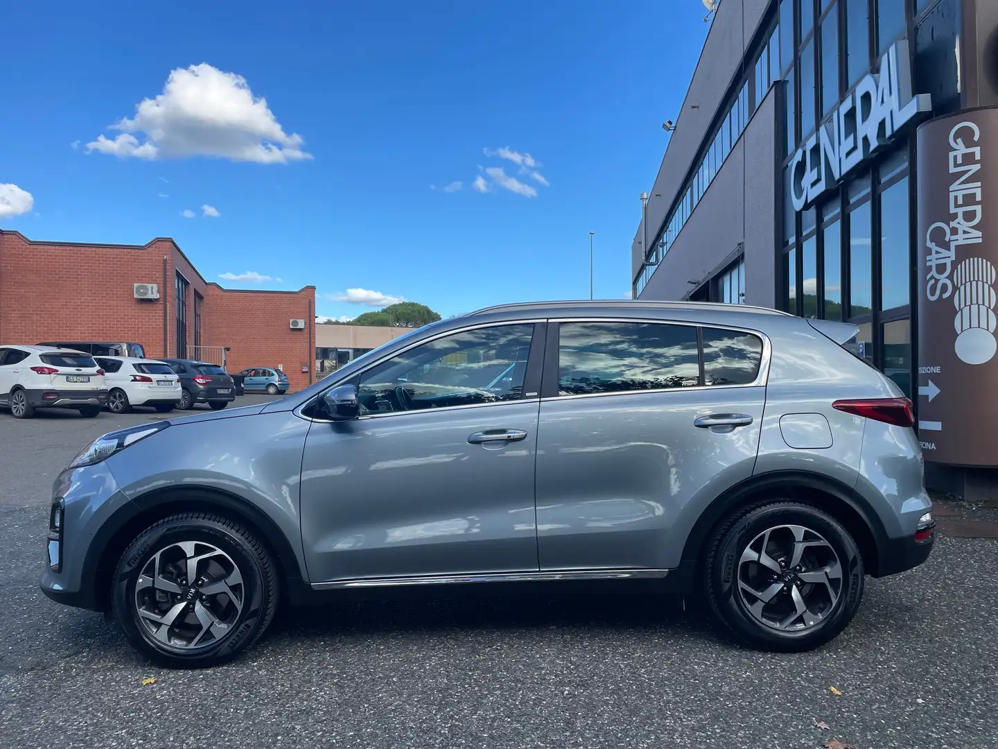 Kia Sportage 1.6 crdi mhev Energy Design Pack 2wd 115cv Grigio - 2