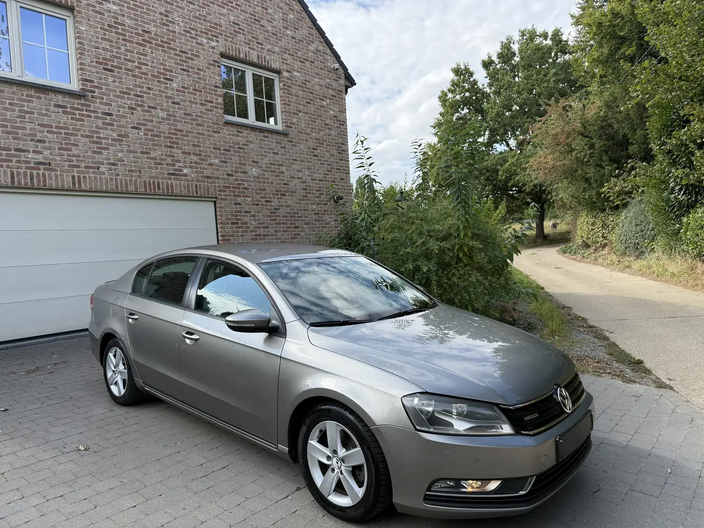 Volkswagen Passat 1.6 TDI BlueMotion Technology Comfortline - 2