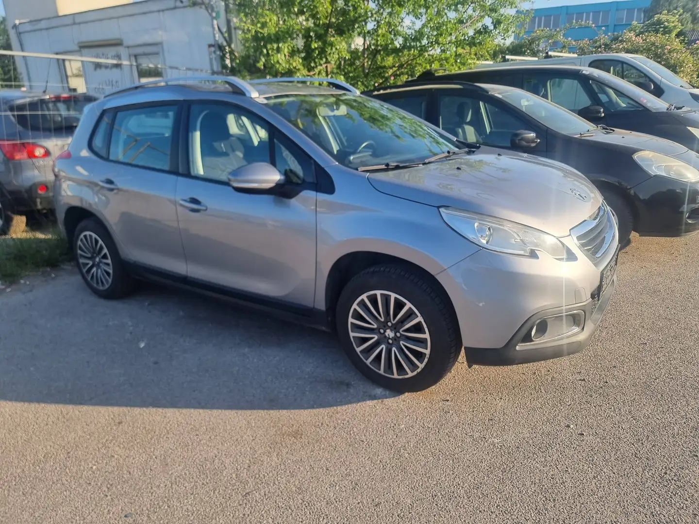 Peugeot 2008 2008 1,2 Allure Allure Silber - 2