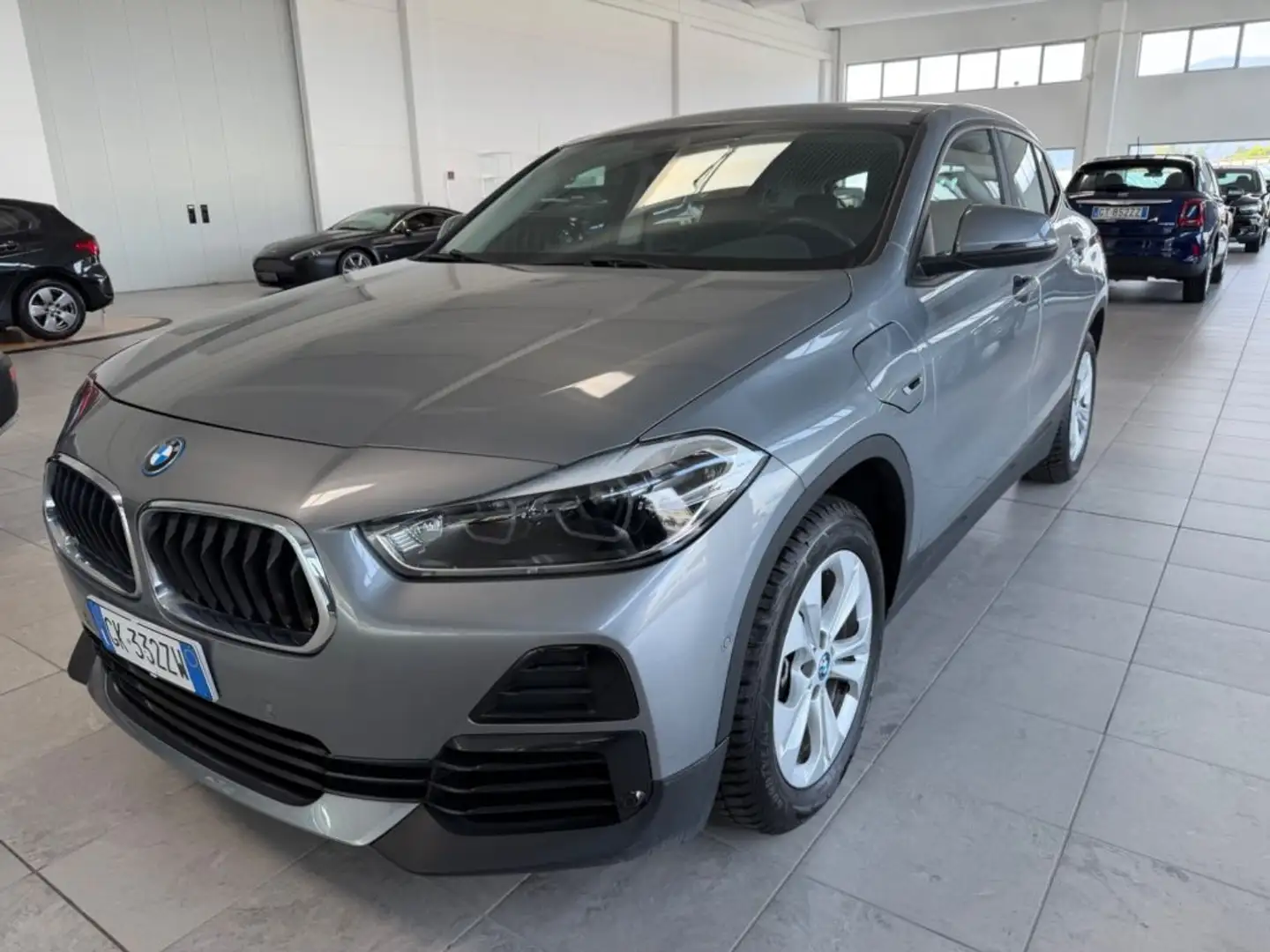 BMW X2 xDrive25e Business-X Grau - 1