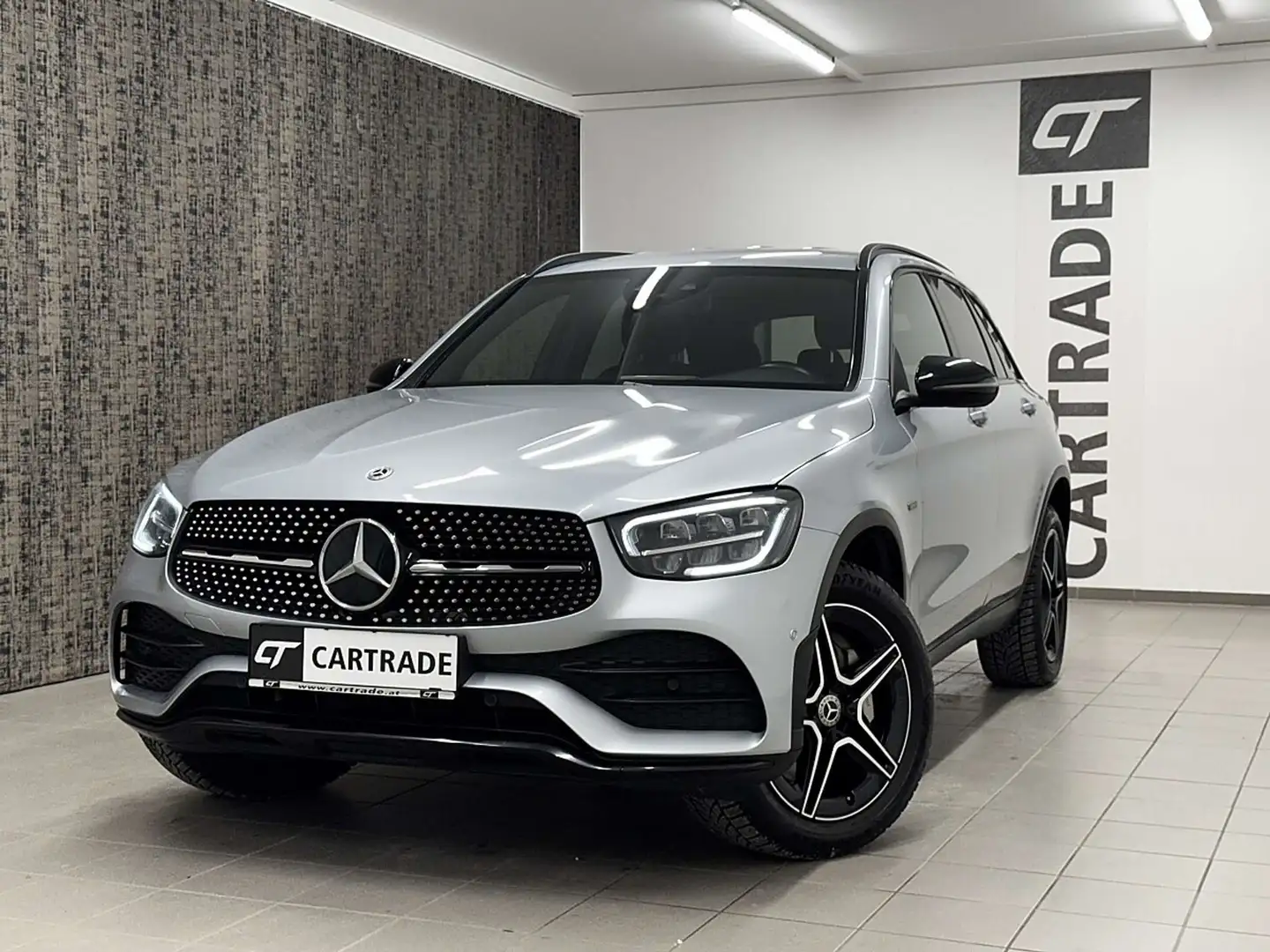 Mercedes-Benz GLC 300 de PHEV 4Matic AMG-LINE/ NIGHT PAKET/ LED/ VIRT... Silber - 1