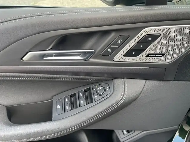 BMW 2 Series view 9