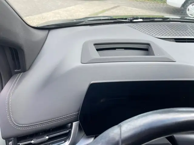 BMW 2 Series view 11