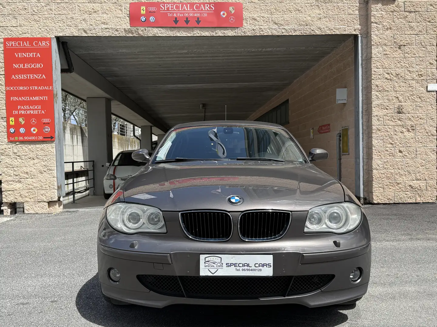 BMW 118 d Attiva Grigio - 1