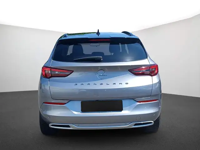 Opel Grandland view 4