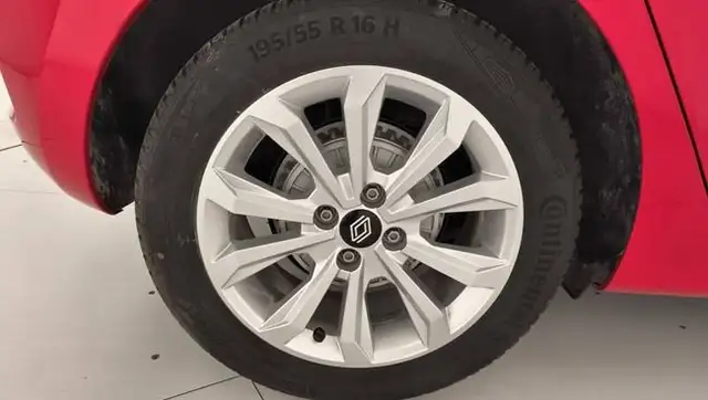 Renault Clio view 11