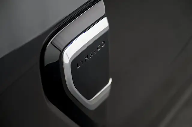Lynk & Co 01 view 30