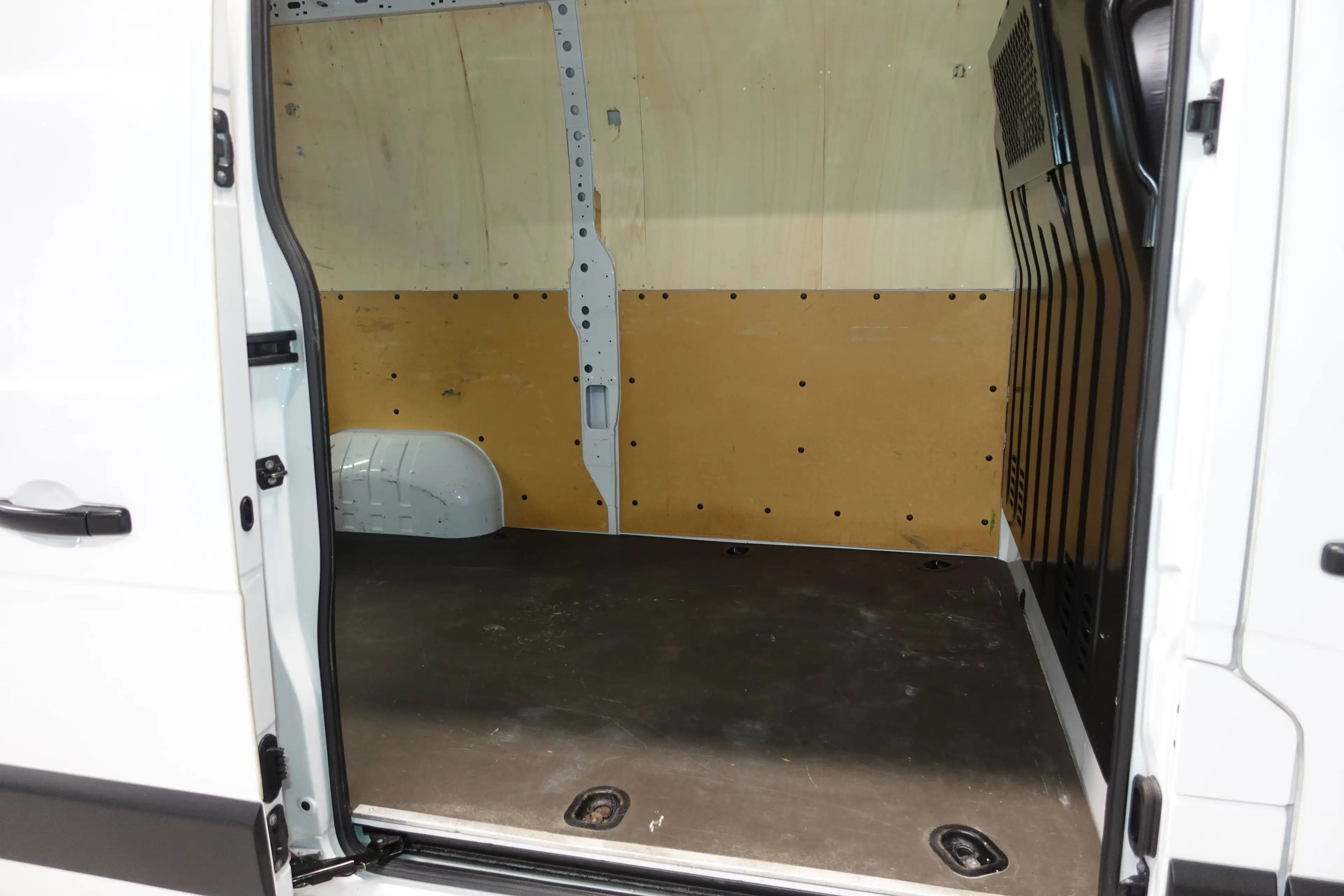 Nissan NV400 2,3 TDCI L2H2 3,5t PRO Klima Scheckheftgepflegt 2.Hand — photo 11