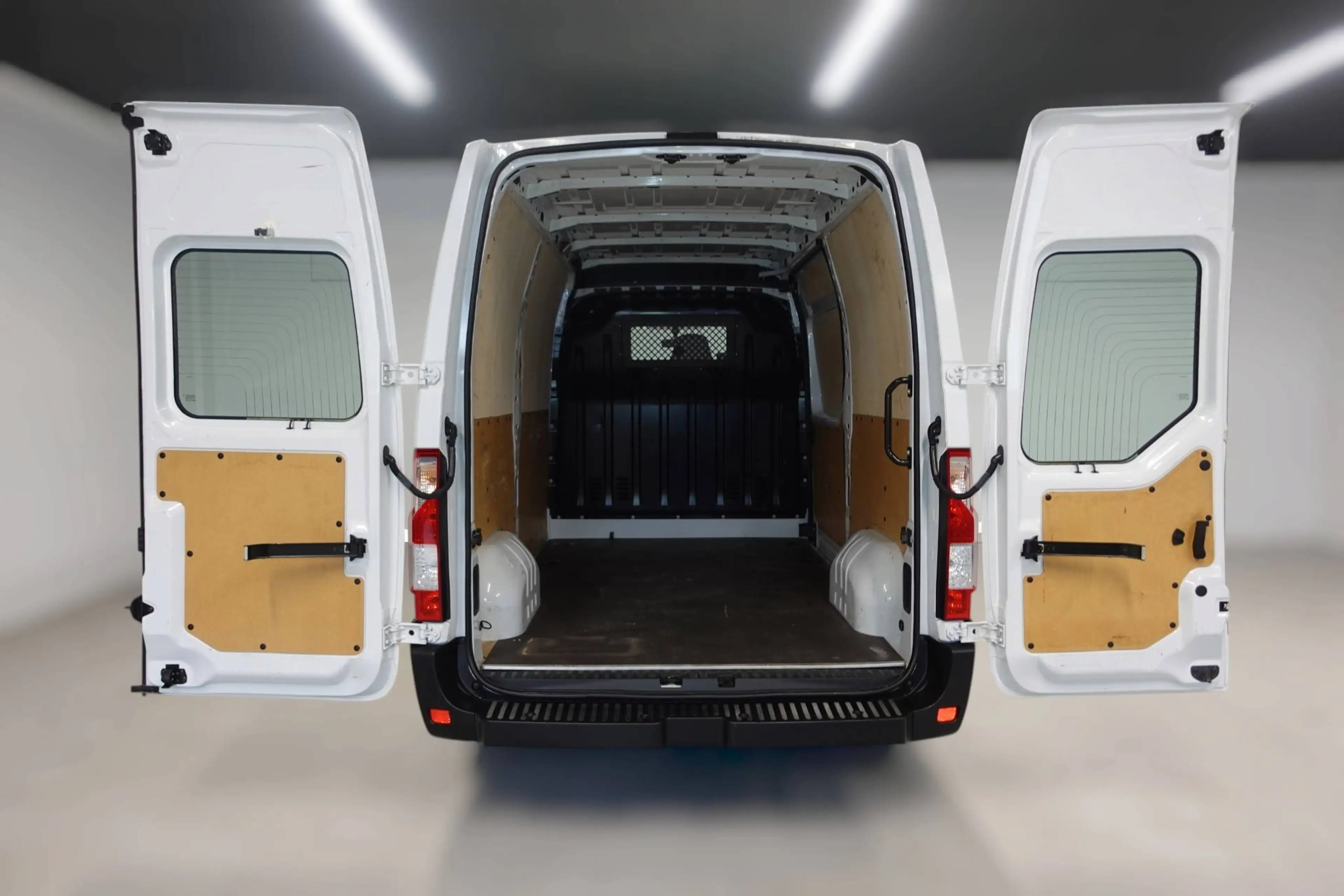 Nissan NV400 2,3 TDCI L2H2 3,5t PRO Klima Scheckheftgepflegt 2.Hand — photo 9