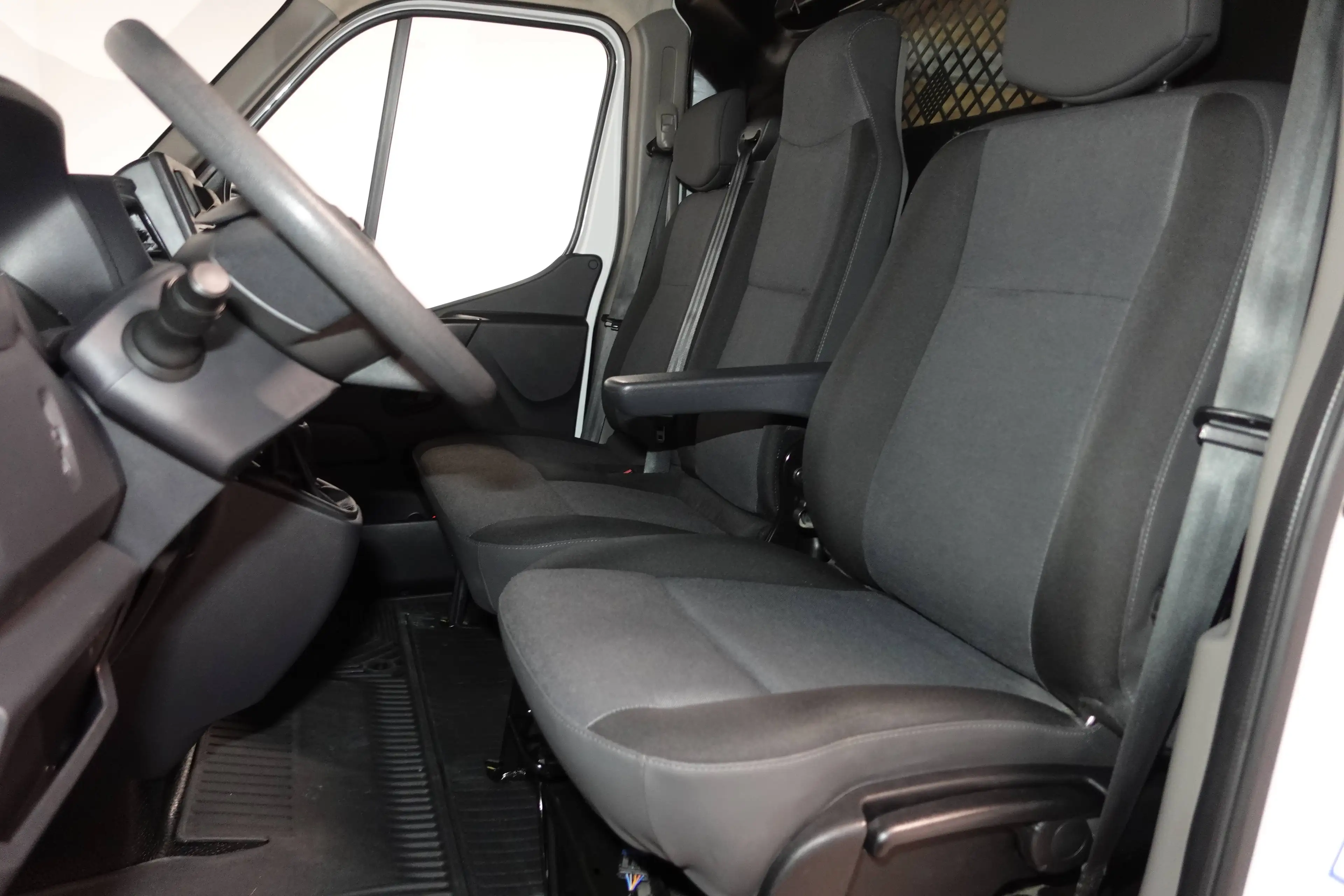 Nissan NV400 2,3 TDCI L2H2 3,5t PRO Klima Scheckheftgepflegt 2.Hand — photo 13