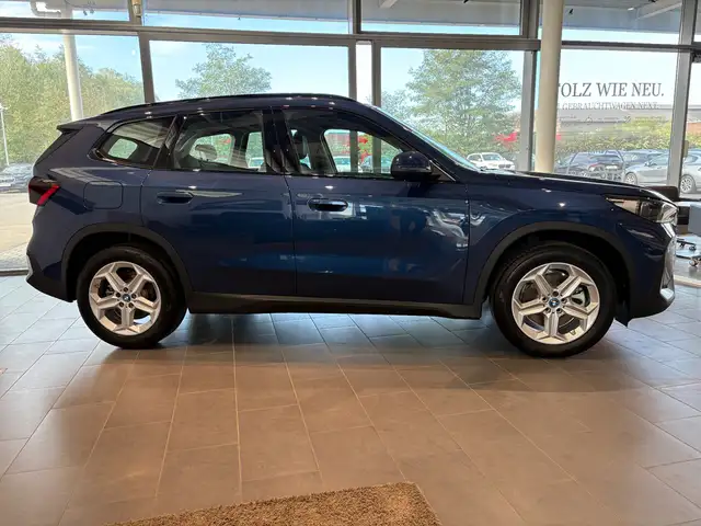 BMW X1 view 8
