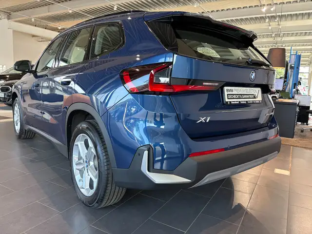 BMW X1 view 5