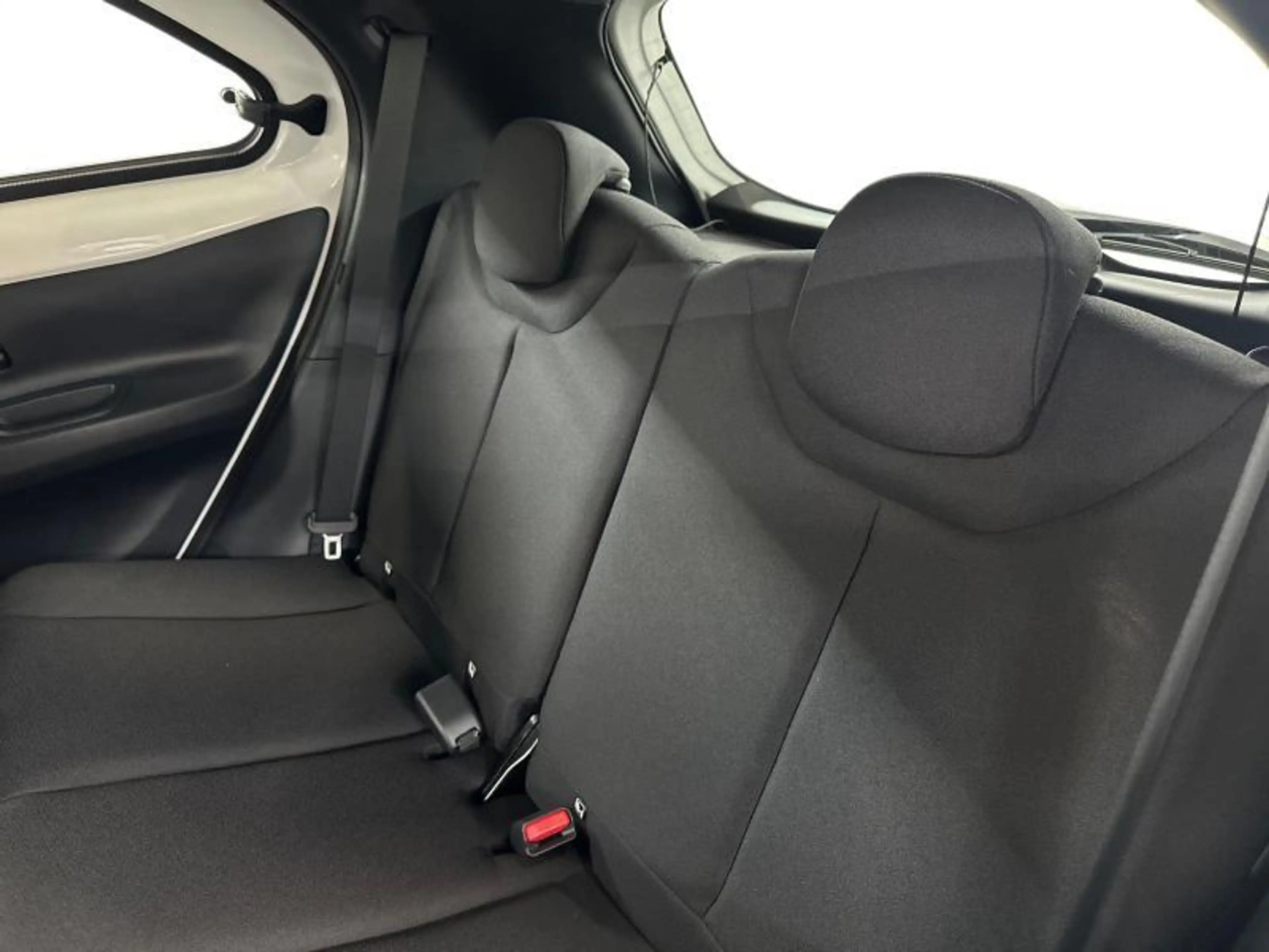 Toyota Aygo X 116hp HEV Comfort | winter p. — photo 12