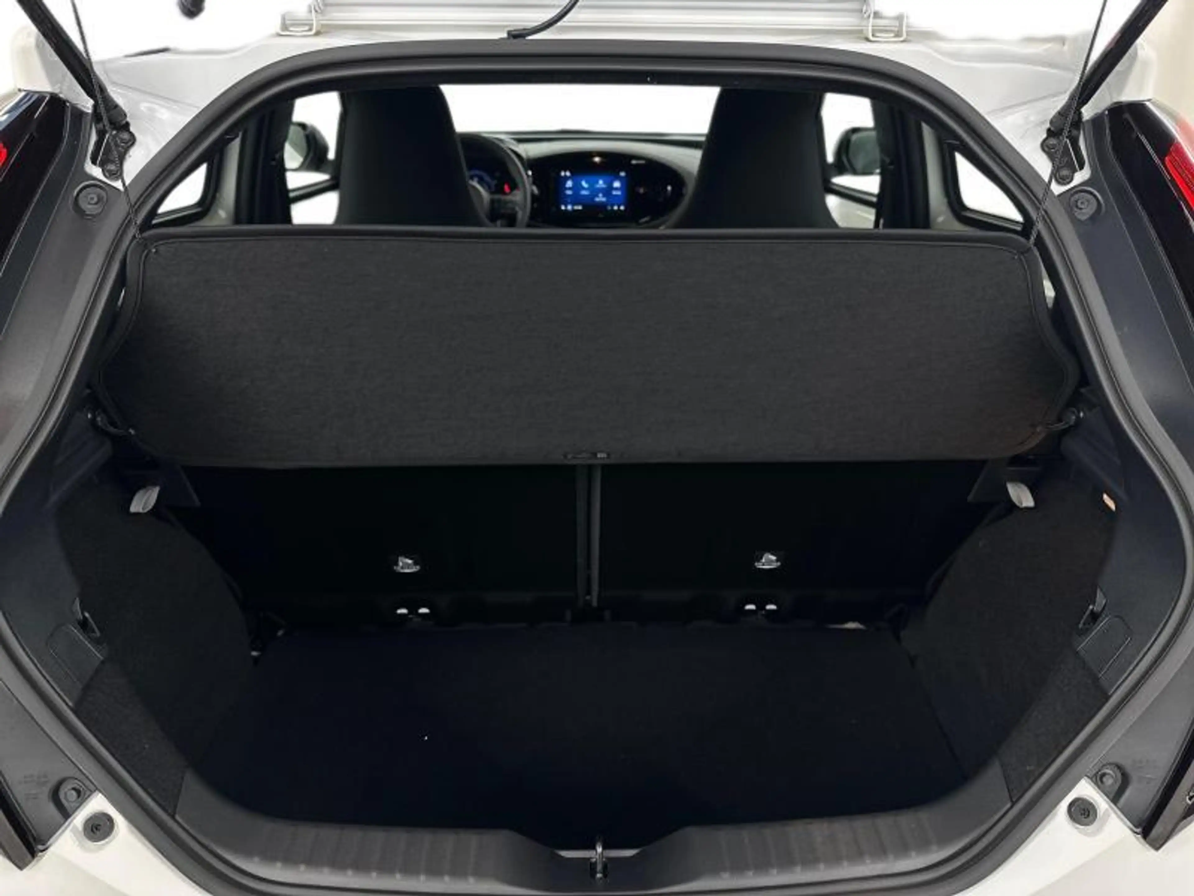 Toyota Aygo X 116hp HEV Comfort | winter p. — photo 11