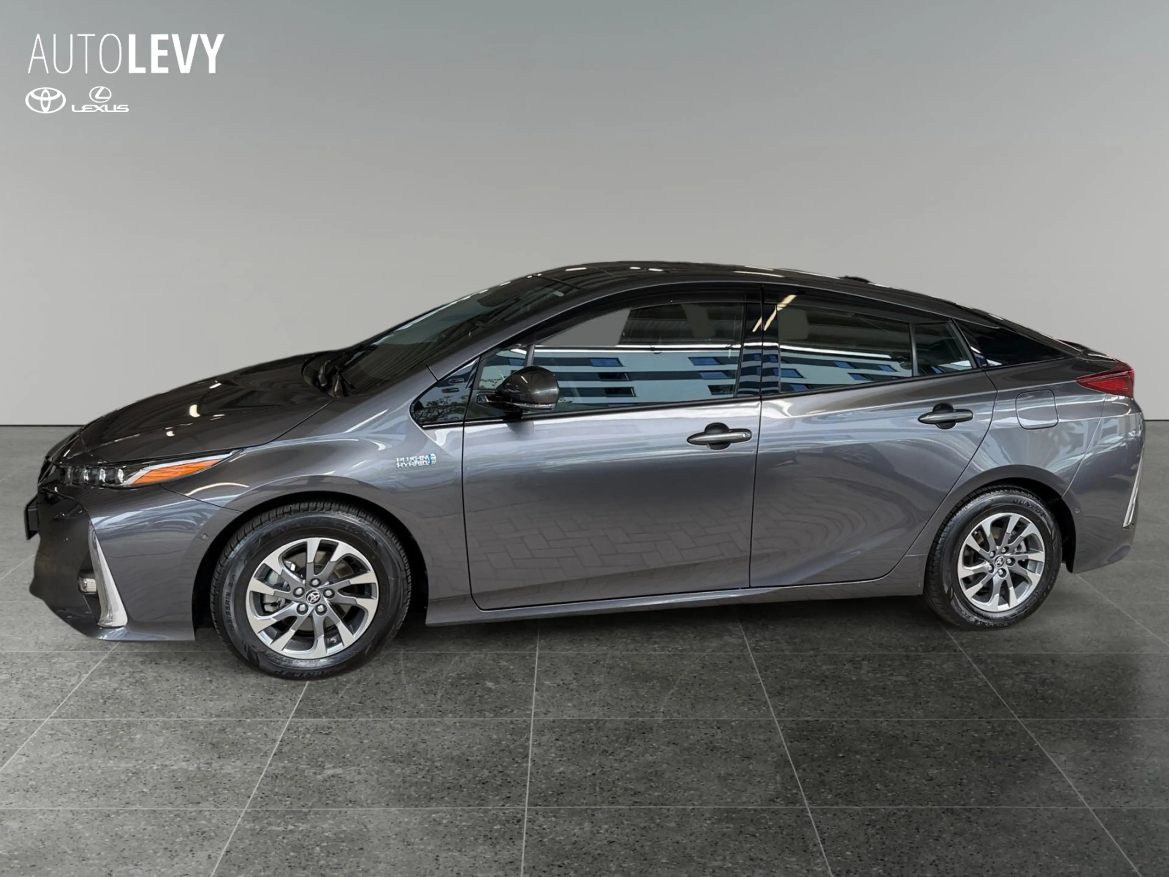 Toyota Prius 1.8 Plug-In Executive +Leder+Kamera+LED+SHZ — photo 3