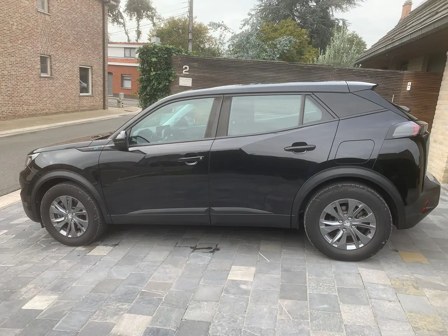 Peugeot e-2008 2008 Elektro Active Pack Noir - 2