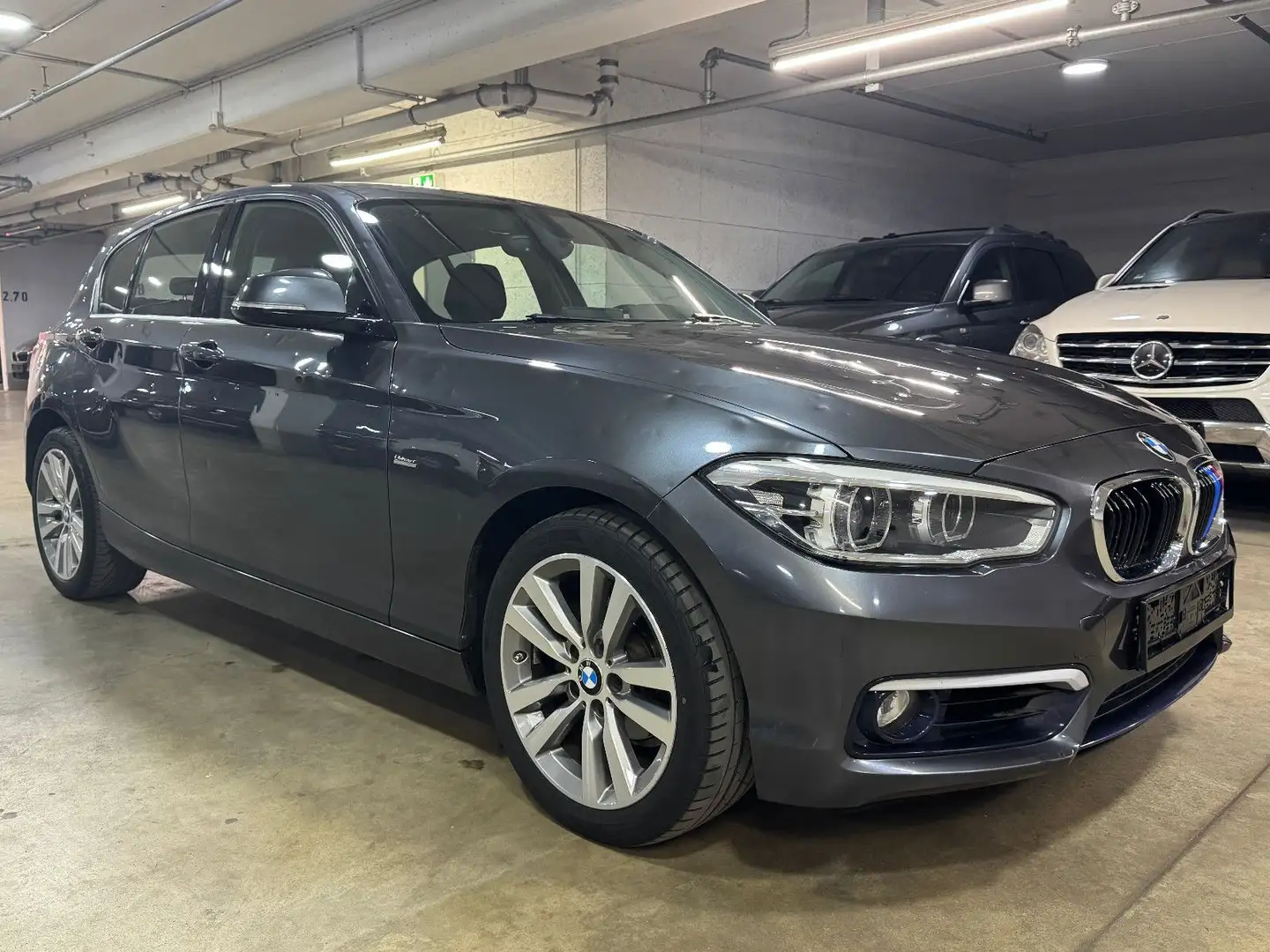BMW 118 D Automatik~Klima~Navi~Teilleder~LED Grau - 2