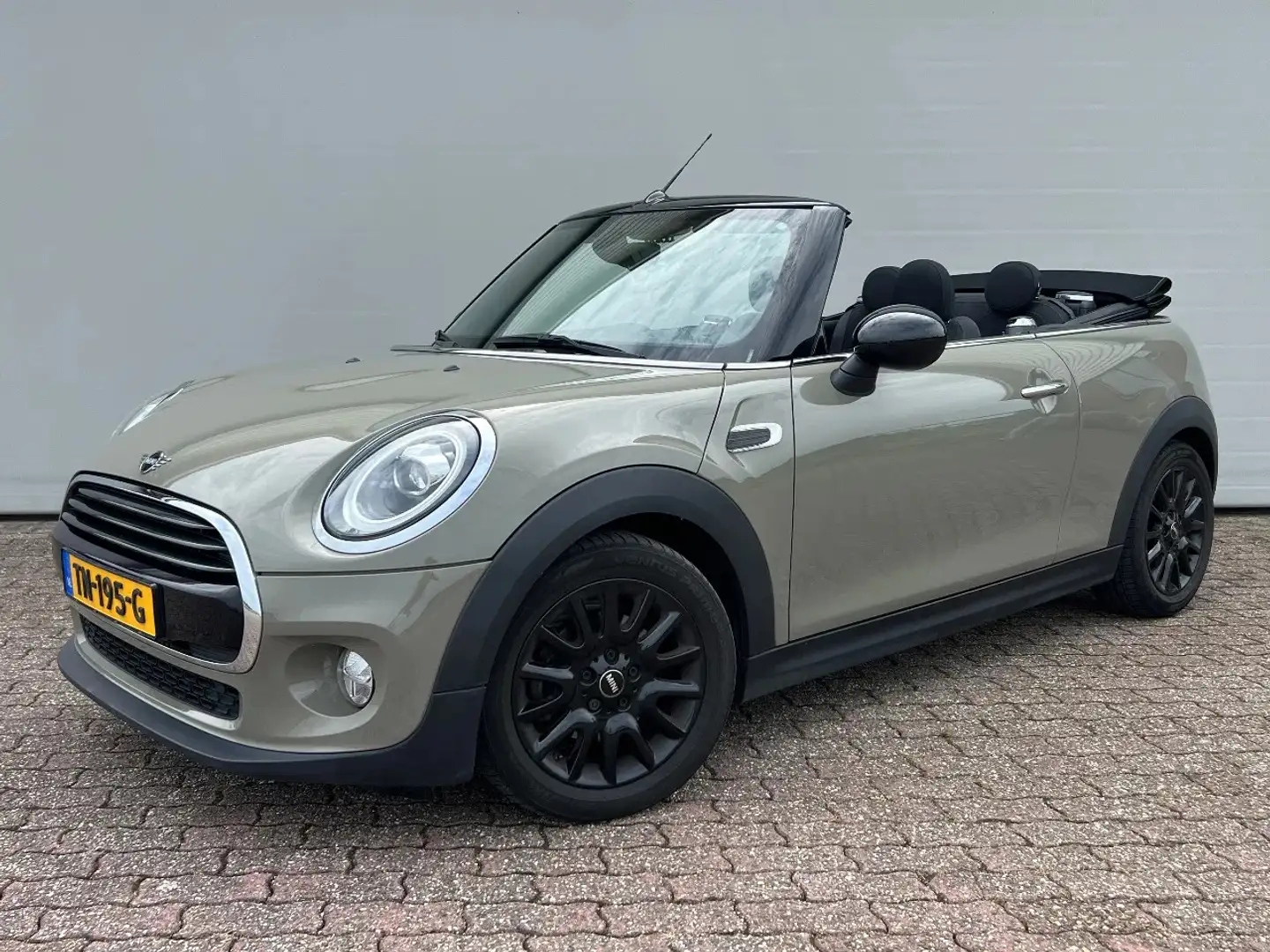 MINI Cooper Cabrio 1.5 Cooper Chili | Facelift model | Nieuwstaat! Gris - 1