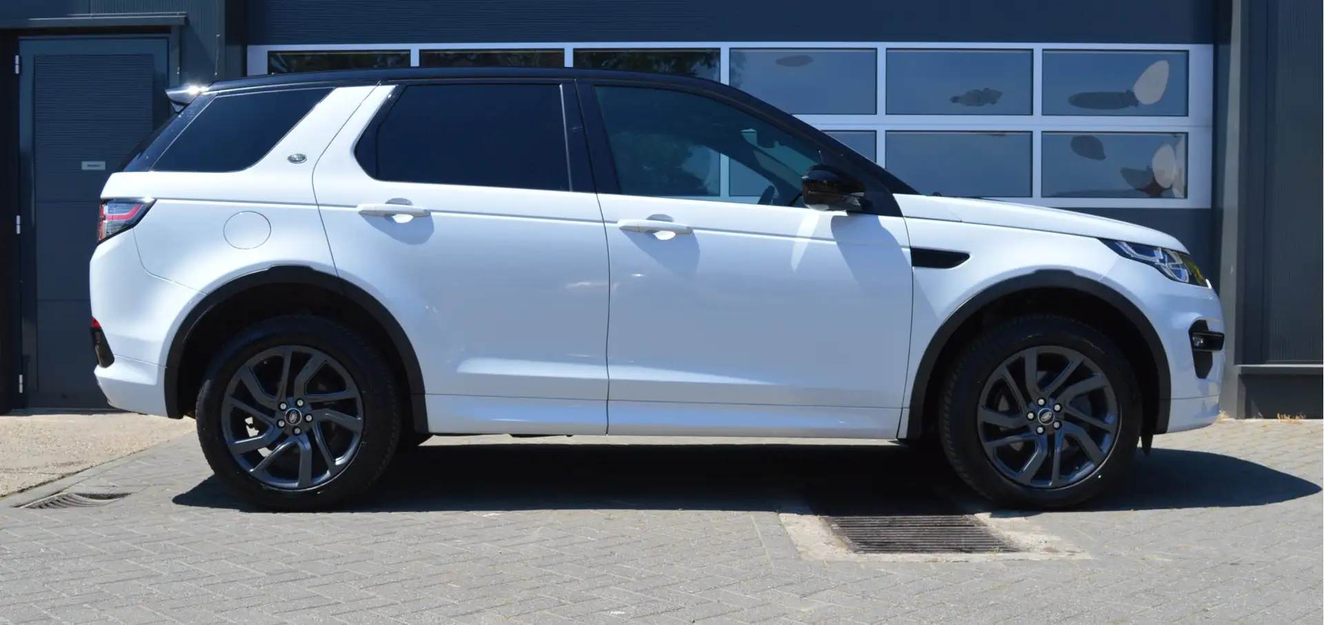 Land Rover Discovery Sport 2.0 HSE Luxury 4WD | Trekhaak | Xenon | Volledige - 2